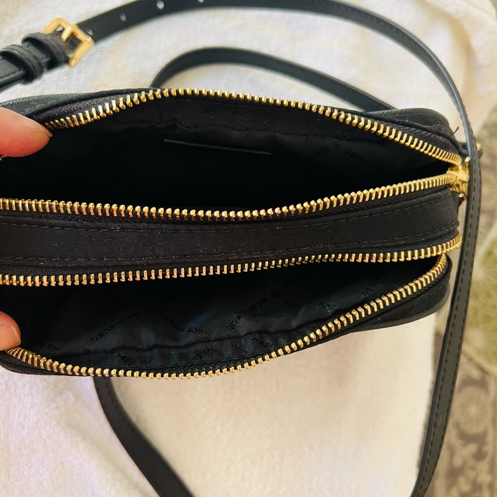 Michael Kors small cross bag - Picture 3 of 3